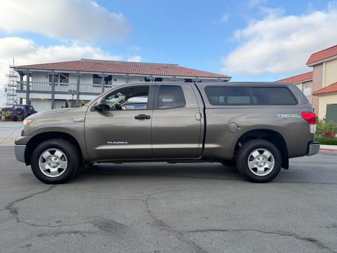 Used 2010 Toyota Tundra 4x4 Double Cab w/ SR5 & TRD image 3