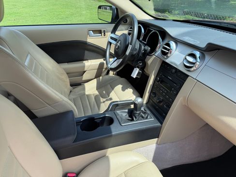 Used 2006 Ford Mustang GT Premium image 18