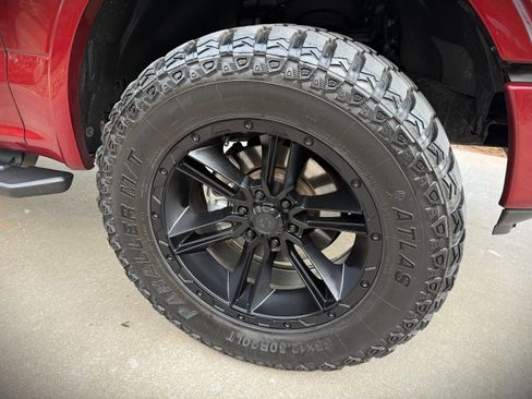 Used 2018 Ford F150 Lariat image 13