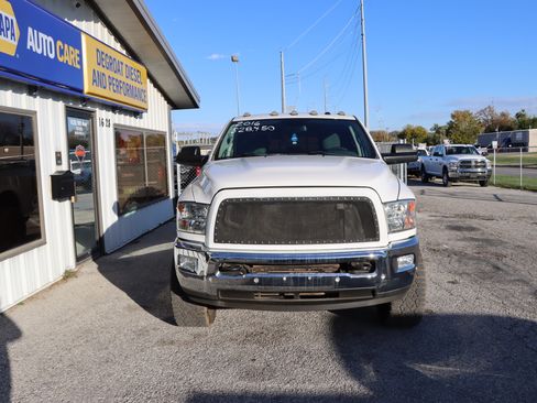 Used 2016 RAM 2500 SLT image 3