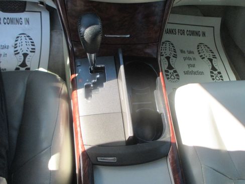 Used 2012 Toyota Avalon Limited FWD image 10