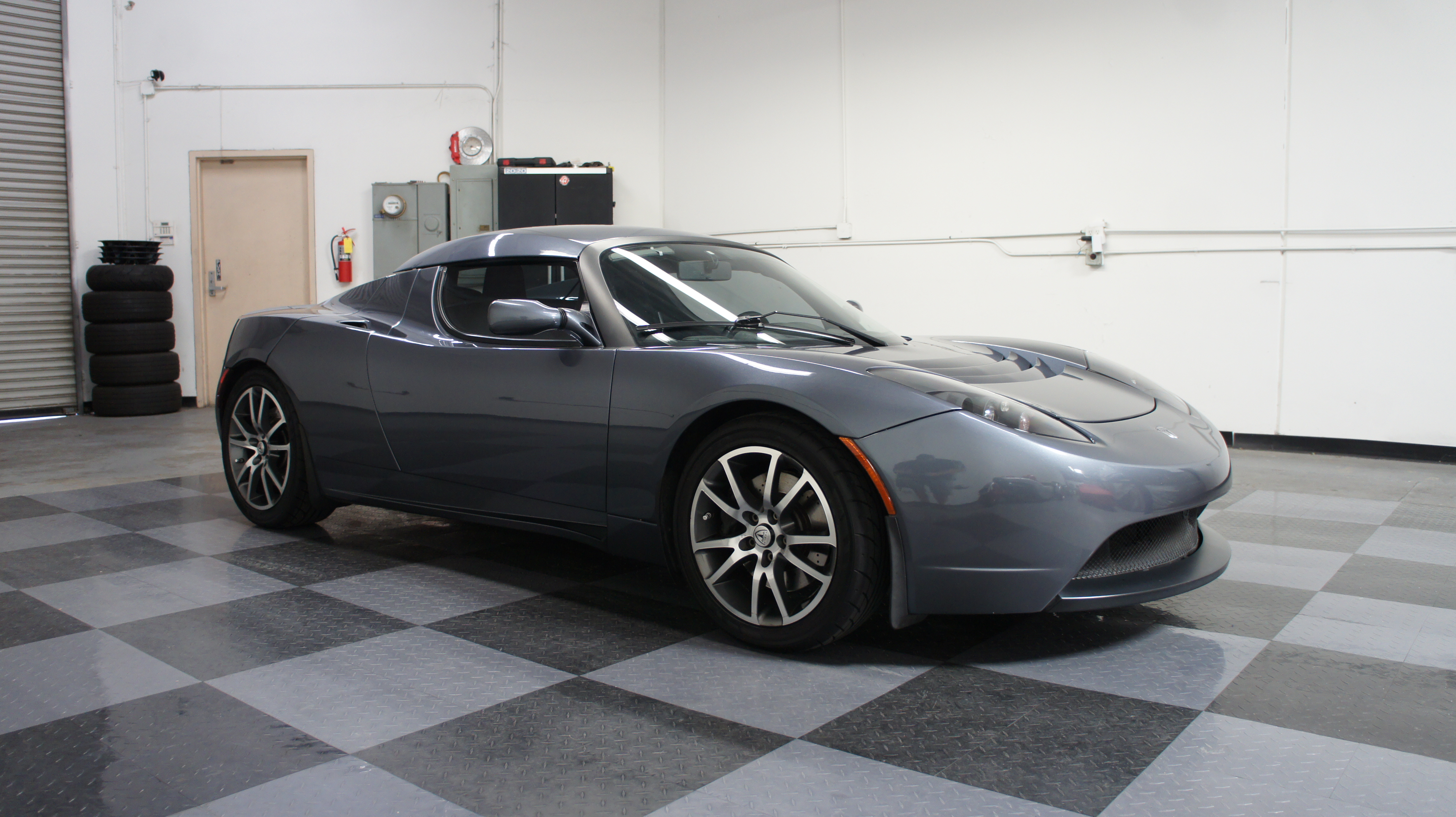 Used 2008 Tesla Roadster RWD image 6