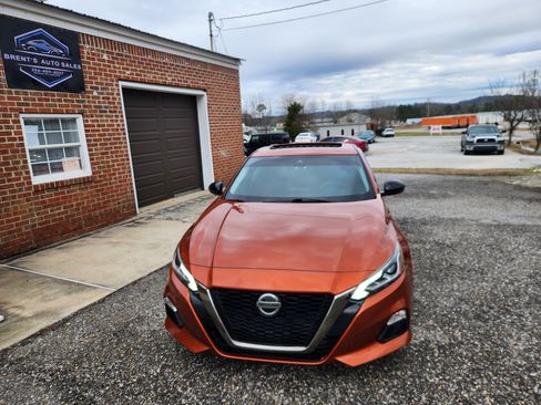 Used 2022 Nissan Altima 2.0 SR image 3