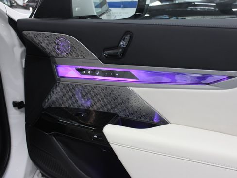 Used 2023 BMW i7 xDrive60 AWD/4WD image 56