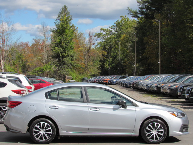 Used 2022 Subaru Impreza 2.0i Sedan AWD/4WD image 11