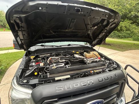 Used 2015 Ford F350 4x4 Crew Cab DRW Super Duty image 4