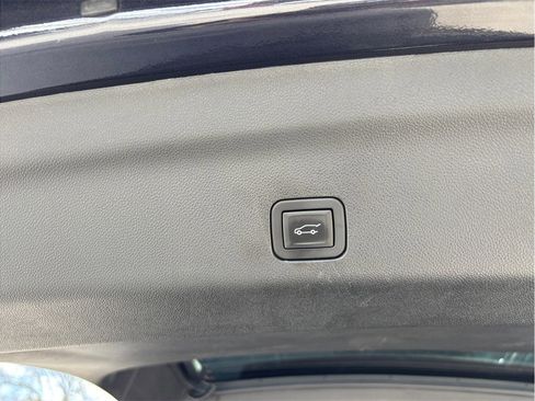 Used 2024 Chevrolet Tahoe Z71 image 48