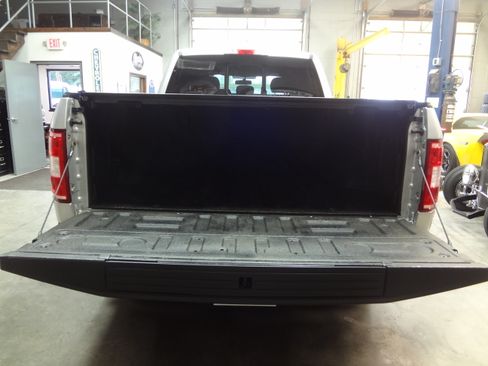 Used 2018 Ford F150 XLT image 7
