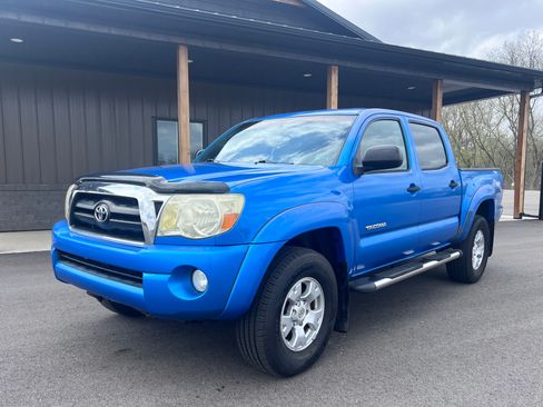 Used 2007 Toyota Tacoma AWD/4WD image 2