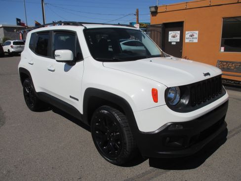 Used 2017 Jeep Renegade 4WD Latitude image 14