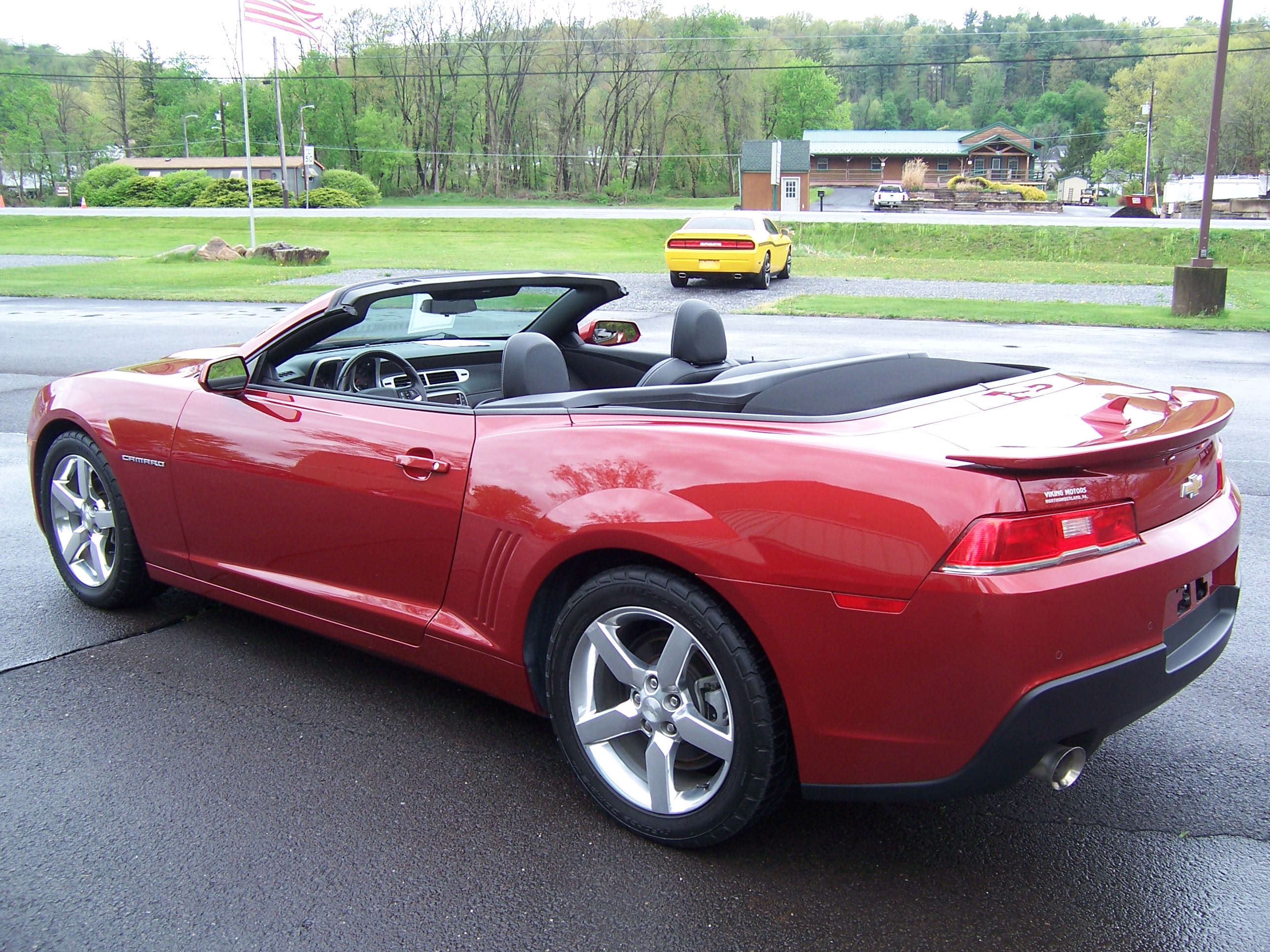 Used 2015 Chevrolet Camaro LT RWD image 13
