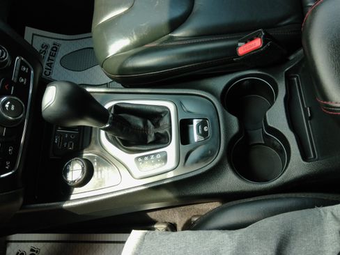 Used 2016 Jeep Cherokee 4WD Trailhawk image 66