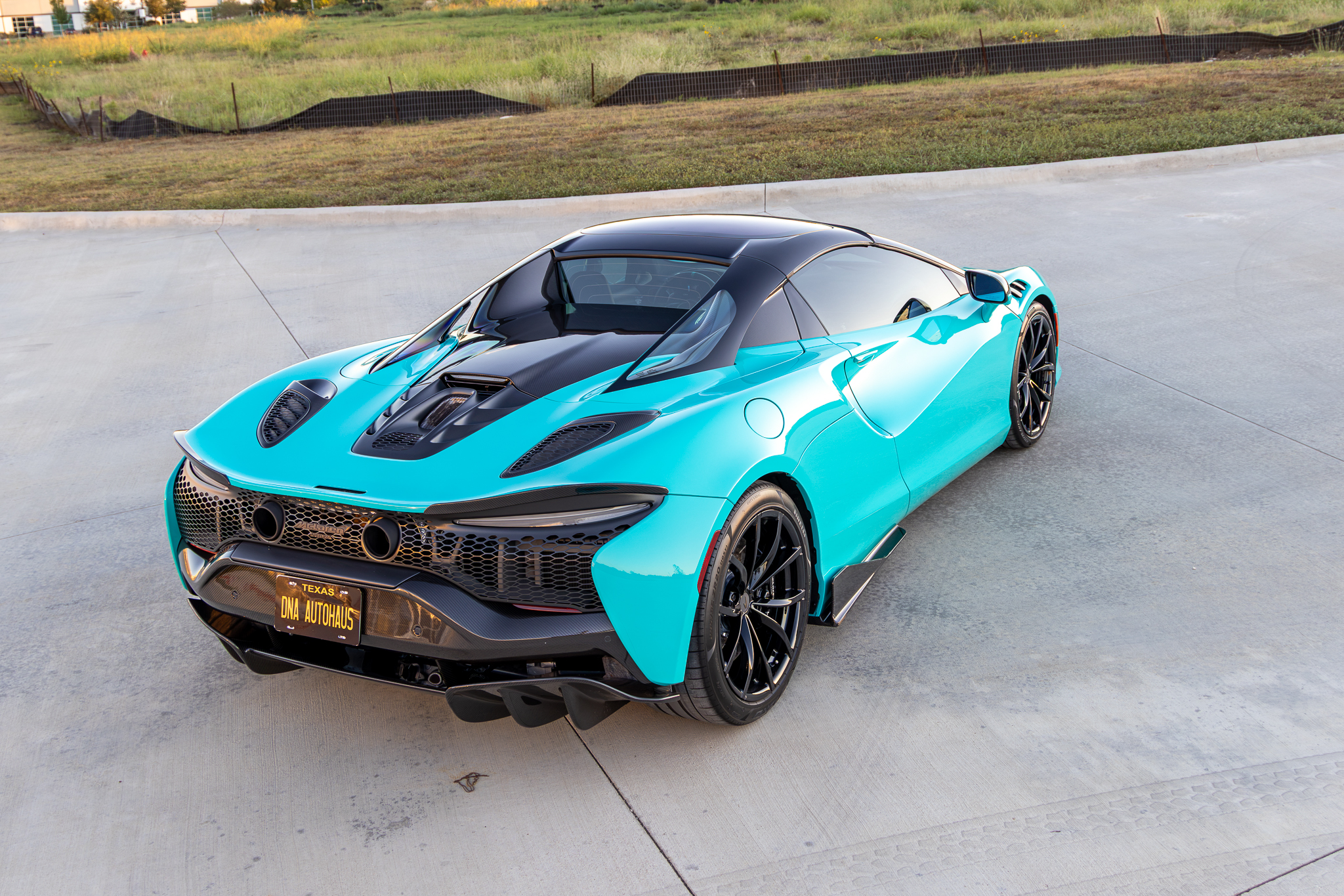 Used 2025 McLaren Artura Spider RWD image 12