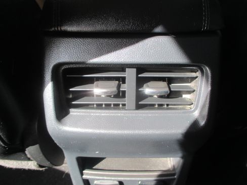 Used 2019 Ford Edge SEL Plus image 10