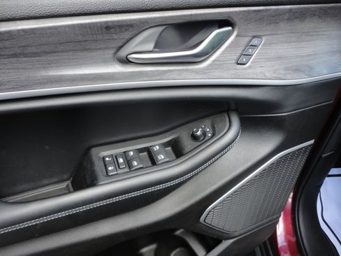 Used 2022 Jeep Grand Cherokee L 4WD Limited image 18