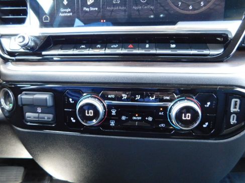 Used 2025 GMC Sierra 1500 SLT image 18