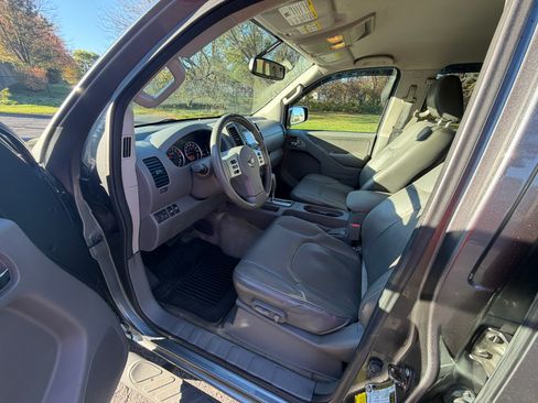 Used 2016 Nissan Frontier SV image 15