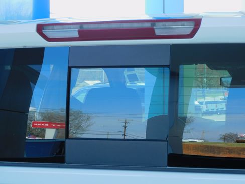 Used 2025 Chevrolet Silverado 1500 LT image 15