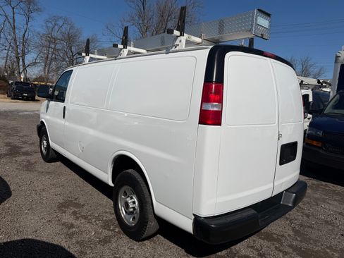 Used 2020 GMC Savana 2500 image 3