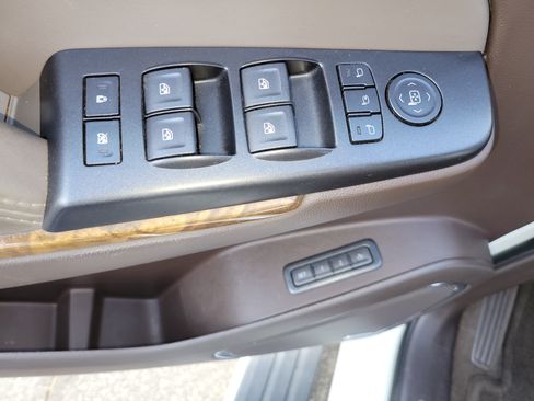 Used 2015 GMC Yukon Denali image 18