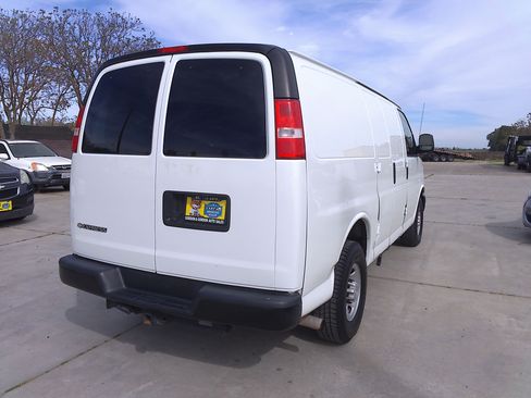 Used 2019 Chevrolet Express 2500 image 4