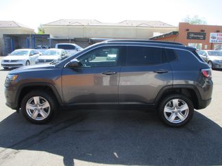 Used 2022 Jeep Compass Latitude image 1
