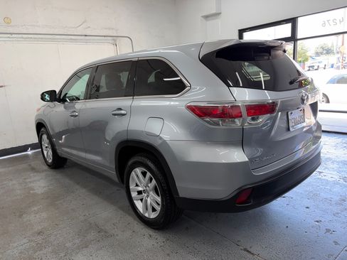 Used 2014 Toyota Highlander FWD LE V6 image 5