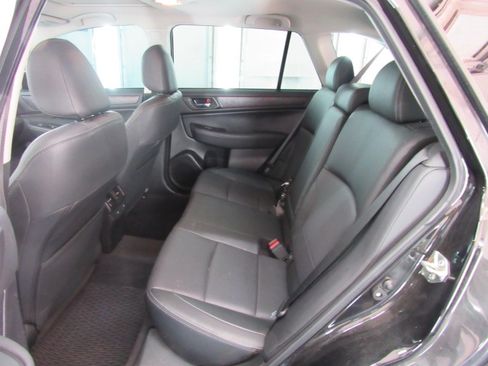 Used 2016 Subaru Outback 3.6R Limited image 15