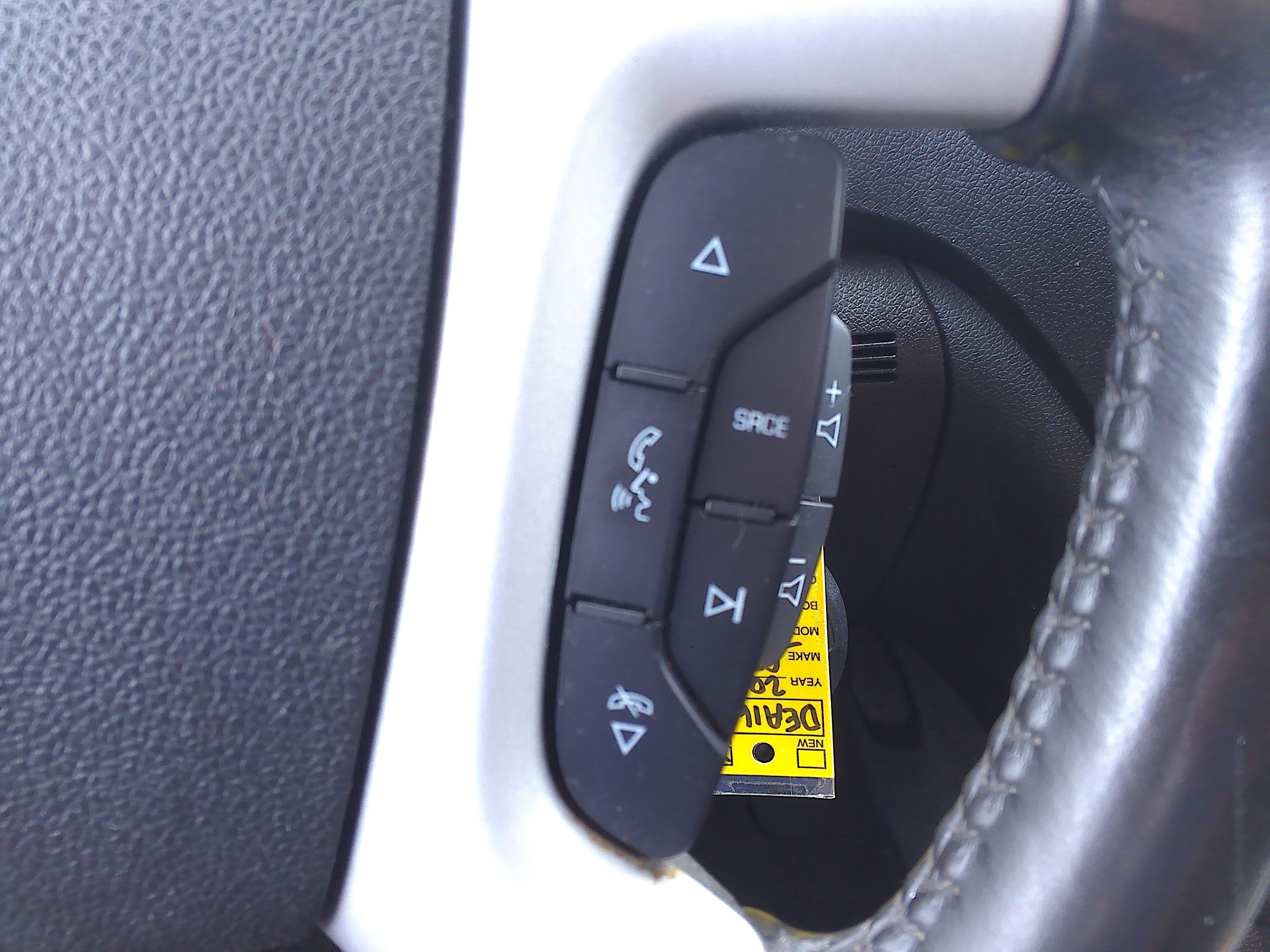 Used 2012 Chevrolet Traverse LT FWD image 29
