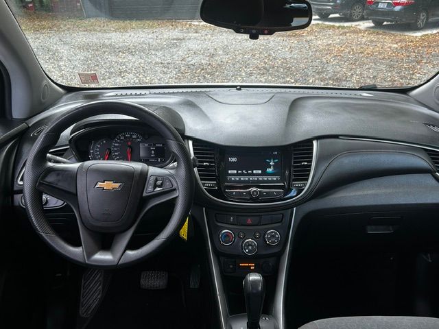 Used 2017 Chevrolet Trax FWD LS image 16