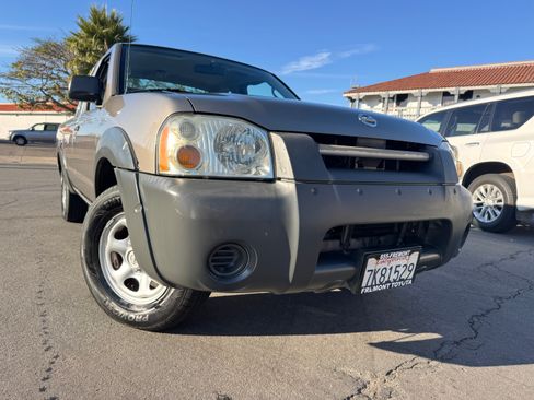 Used 2004 Nissan Frontier XE image 13