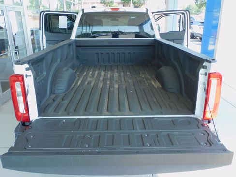 Used 2023 Ford F250 4x4 Crew Cab Super Duty image 15