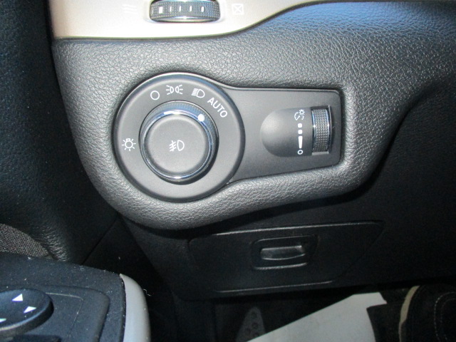 Used 2018 Jeep Cherokee FWD Latitude image 51