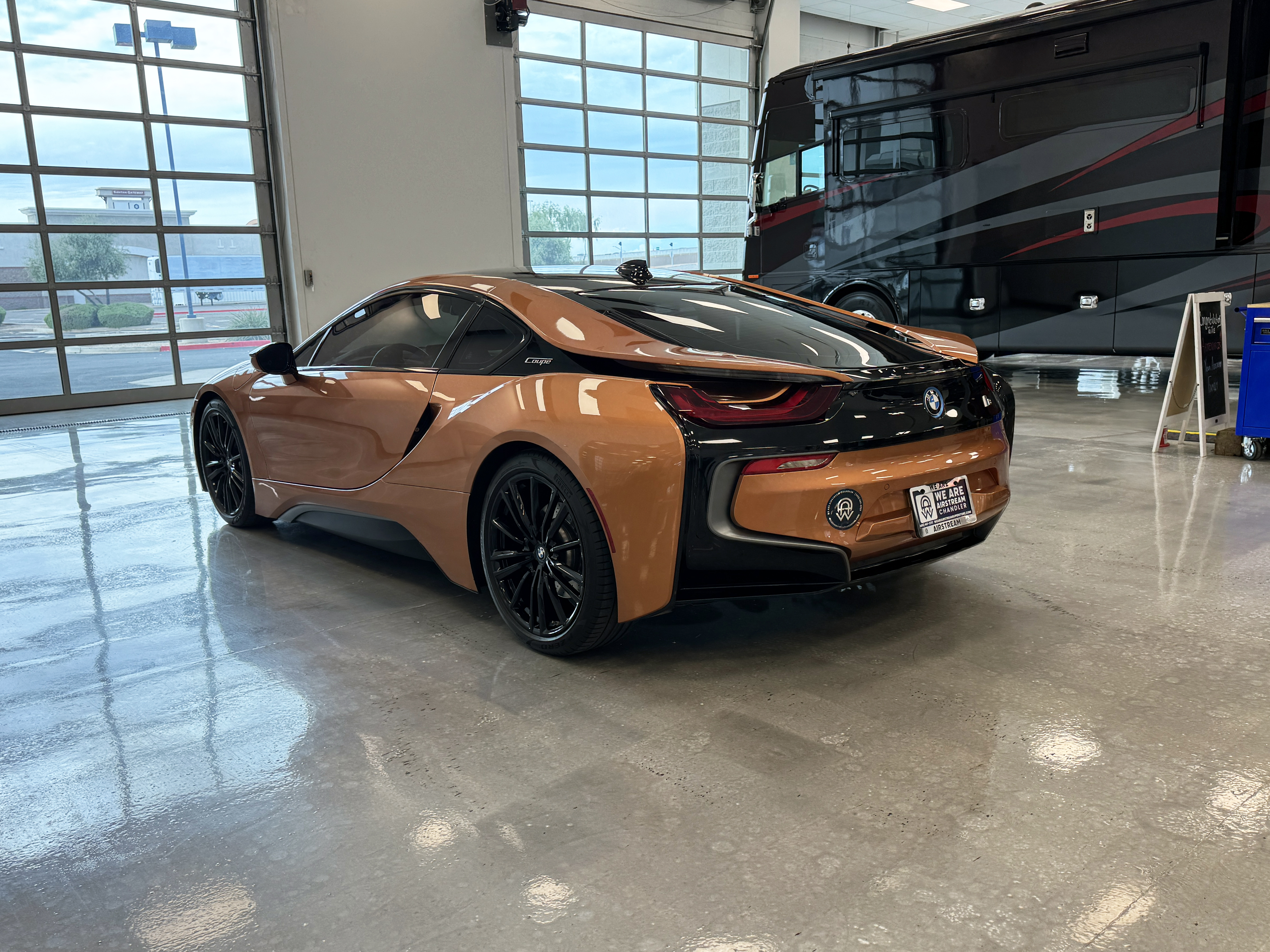 Used 2019 BMW i8 Coupe AWD/4WD image 4