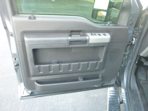 Used 2016 Ford F250 Lariat image 17