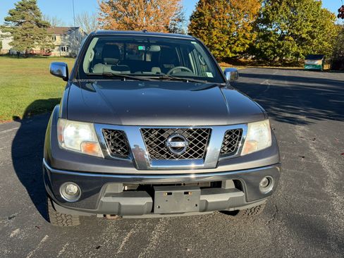 Used 2016 Nissan Frontier SV image 13