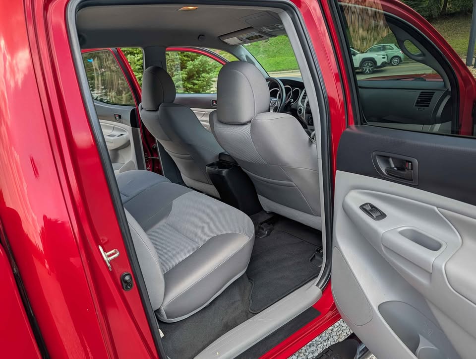 Used 2015 Toyota Tacoma 4x4 Double Cab image 9