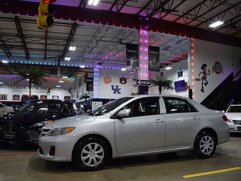 Used 2012 Toyota Corolla LE image 3