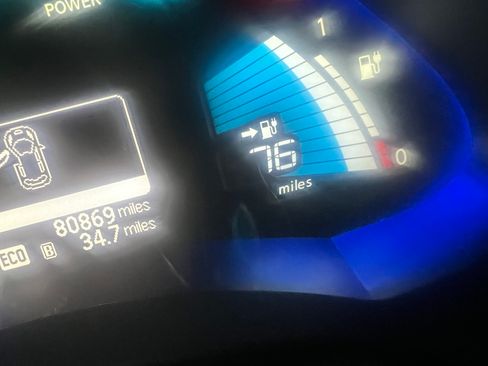 Used 2015 Nissan Leaf S image 17