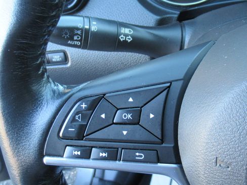 Used 2017 Nissan Rogue Sport SV image 16