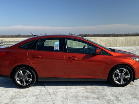 Used 2018 Ford Focus SE Sedan 4D FWD image 5