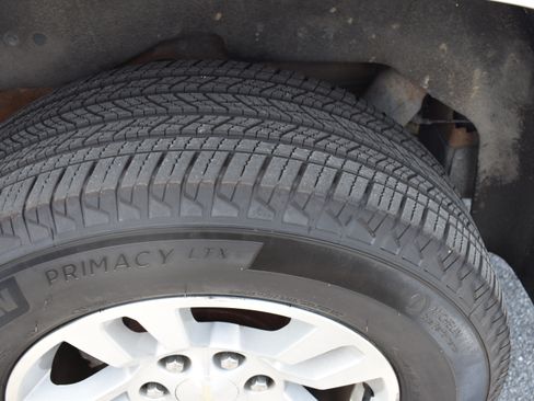 Used 2019 Chevrolet Tahoe 4WD image 41