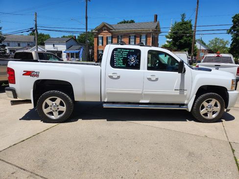 Used 2013 Chevrolet Silverado 2500 4x4 Crew Cab LTZ image 2
