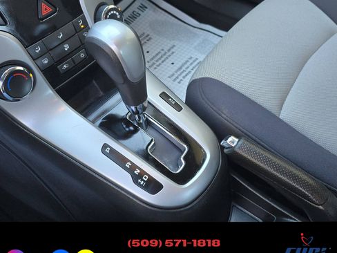 Used 2013 Chevrolet Cruze LS image 12