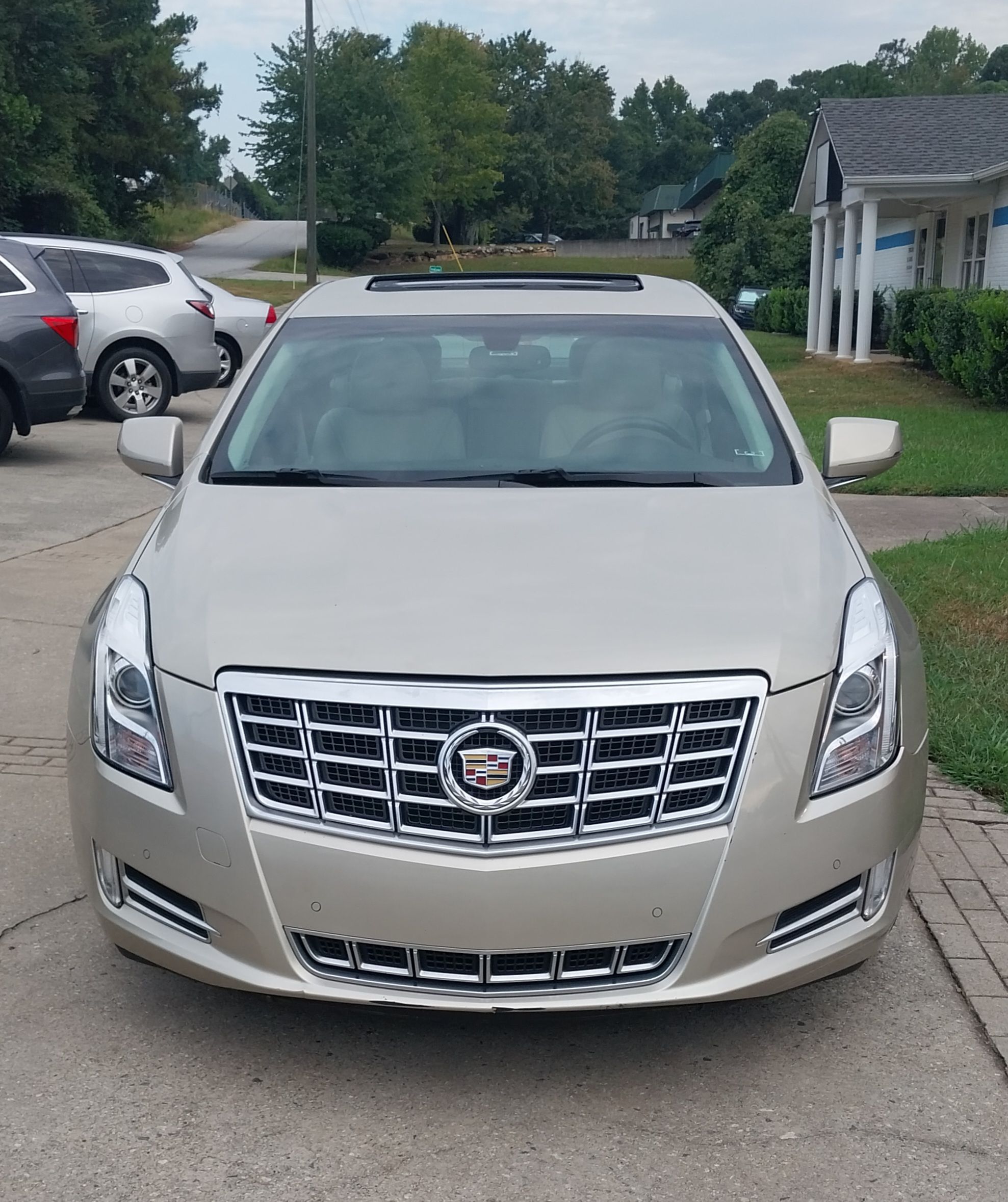 Used 2013 Cadillac XTS Luxury FWD image 10