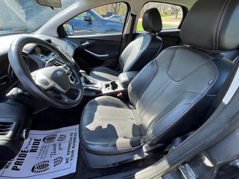 Used 2014 Ford Focus SE Hatchback FWD image 7