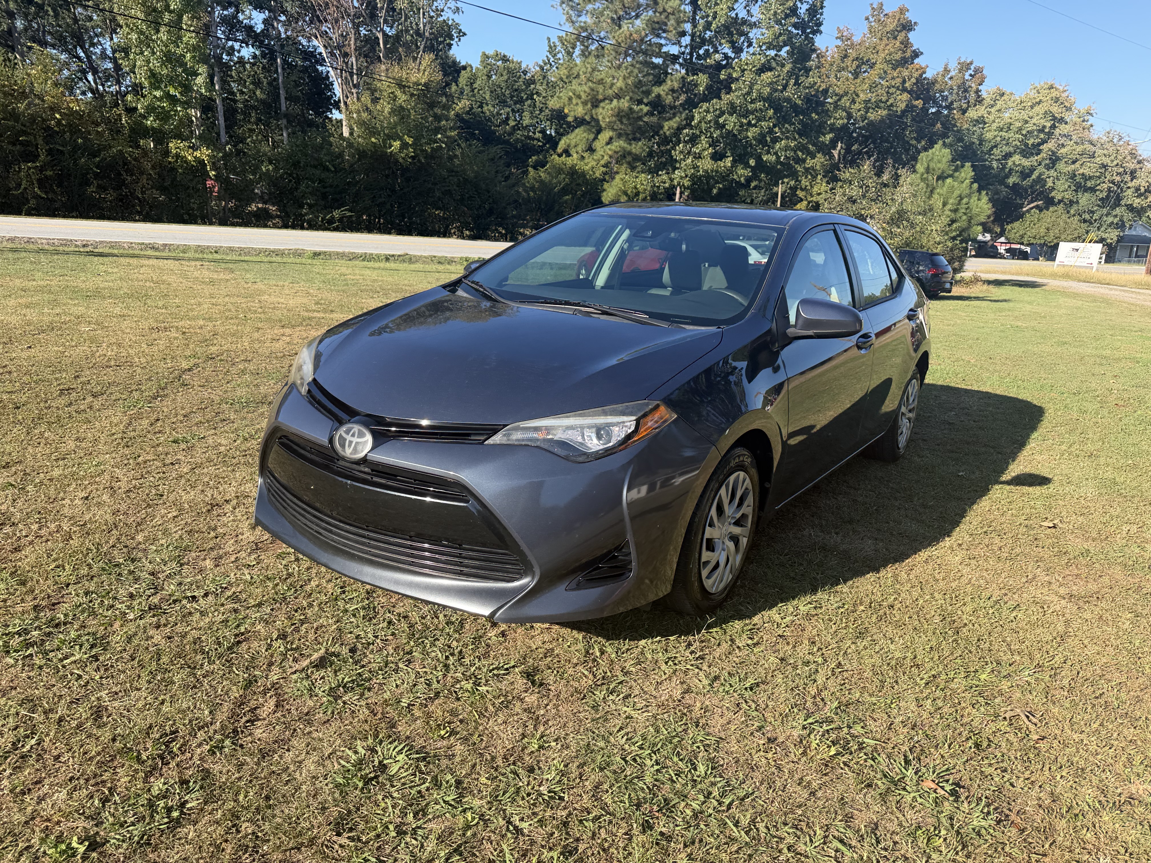 Used 2017 Toyota Corolla LE FWD image 8
