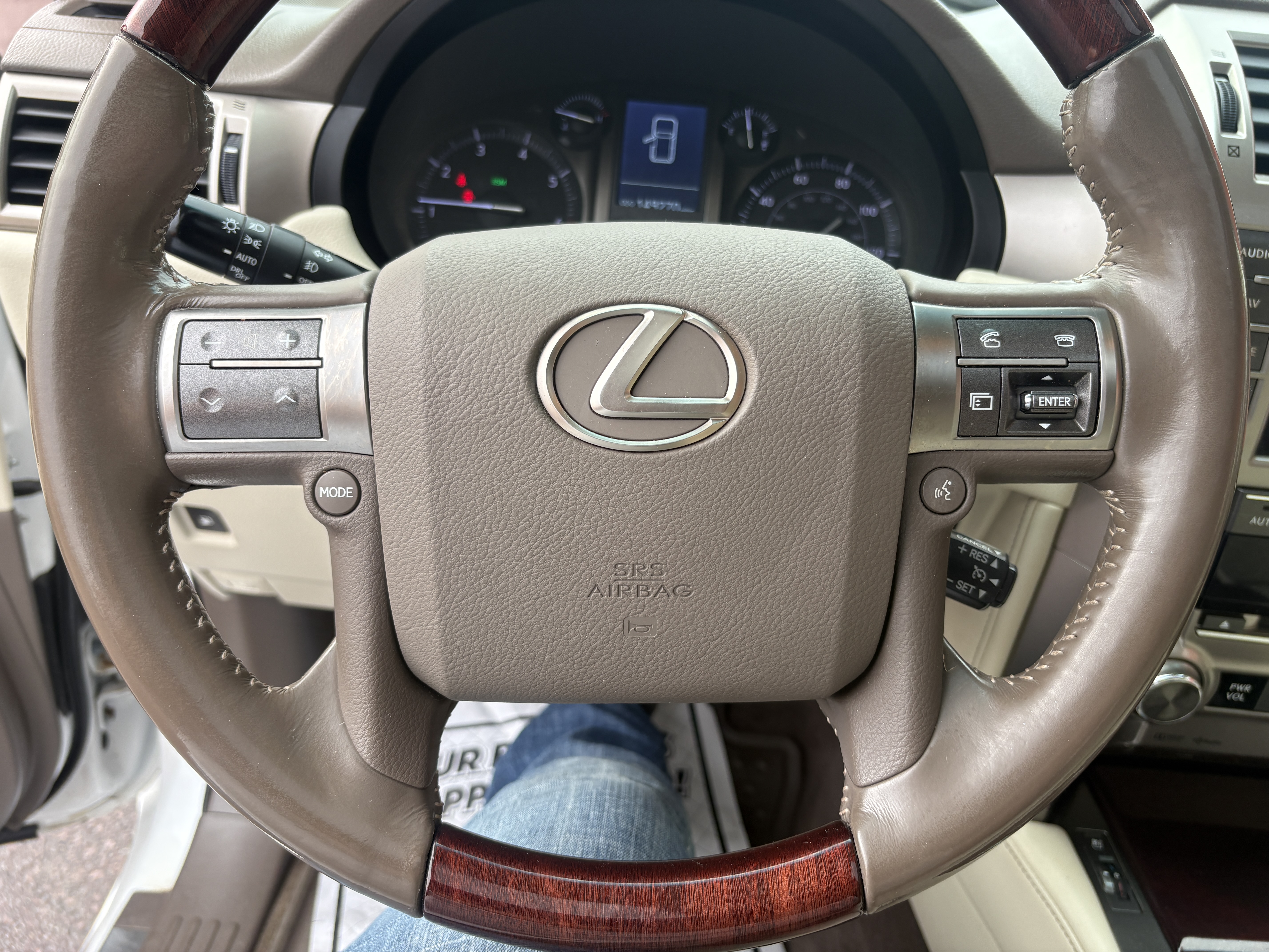 Used 2016 Lexus GX 460 4WD Premium 4.6L 8-Cyl SUV image 19