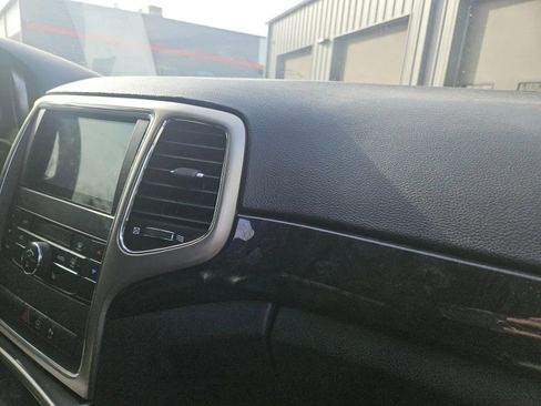 Used 2011 Jeep Grand Cherokee Laredo image 13