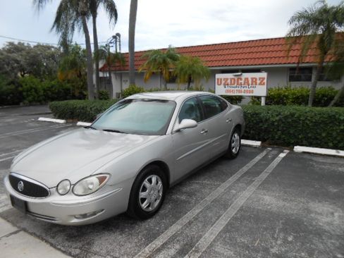 Used 2007 Buick LaCrosse CX FWD image 1